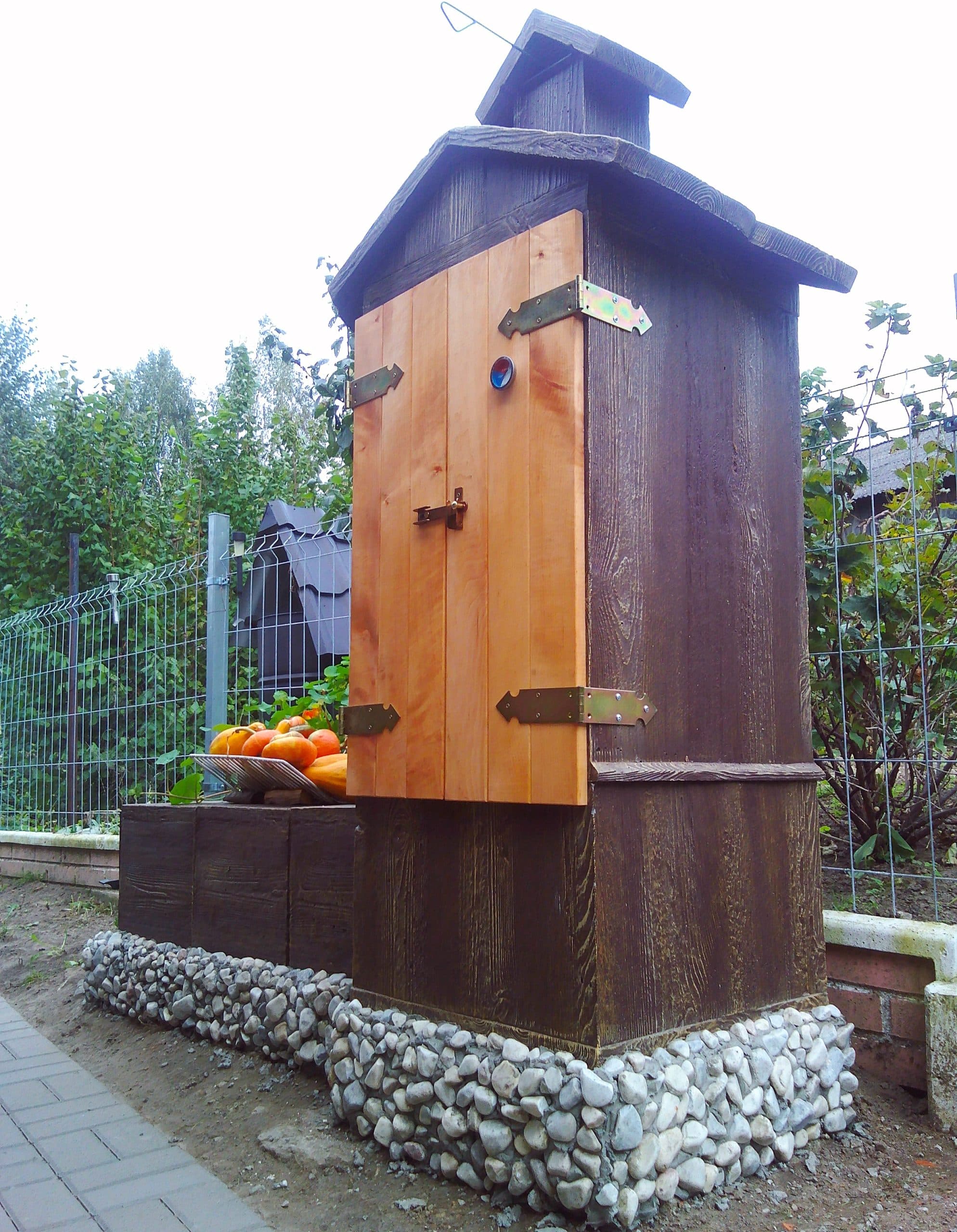Lauko betoninė rūkykla Hektor 9